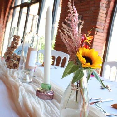 Fleurs séchées jaune et rose, dans vase en verre, table de mariage, créé par l'Ensorce'Fleurs