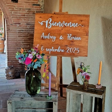 Multiples décorations, fleurs séchées multicolores, pour mariage, réalisé par l'Ensorce'Fleurs