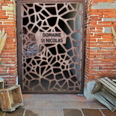 Décoration de mariage, fleurs séchées multicolores, réalisée par l'Ensorce'Fleurs