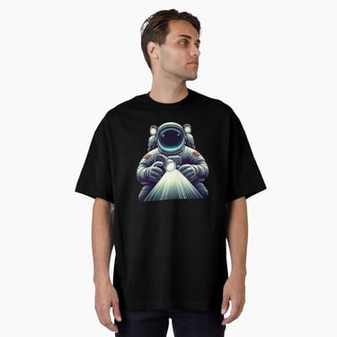 Oversized t-shirt of an astronaut with a flashlight