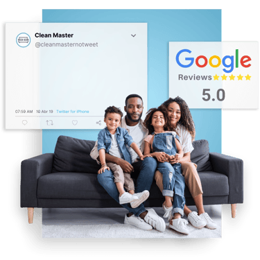 Família sentada em sofá limpo com arte gráfica ao lado e selo de avaliação 5 estrelas do Google.