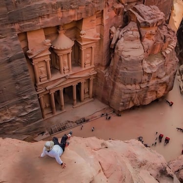 Mirador sur encima del tesoro de Petra durante un viaje organizado con Exclusive Jordan