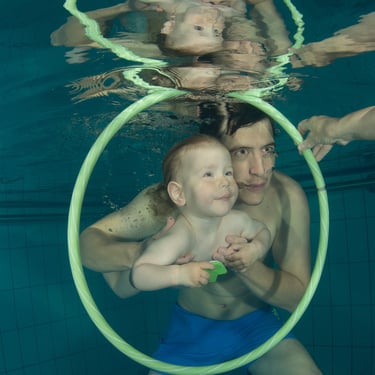 át a karikán vízicsibe