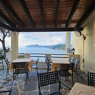 Chris Place Sofias Pentati Villa Olivia