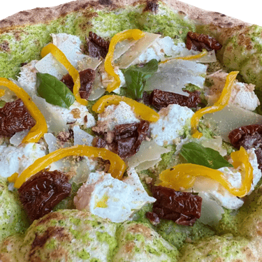 Pizza a la crème de poirreaux, poivrons grillés, mozzarella bufala
