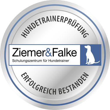 Hundetrainerin Kerstin Laufenberg aus Borkheide ist durch Zimmer&Falke geprüft.