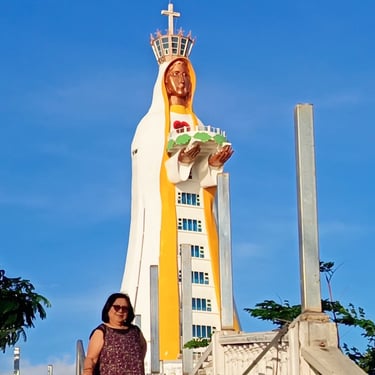Woman at MonteMaria Statue