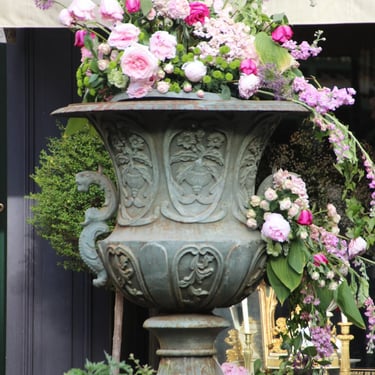 Medicis vase flowers