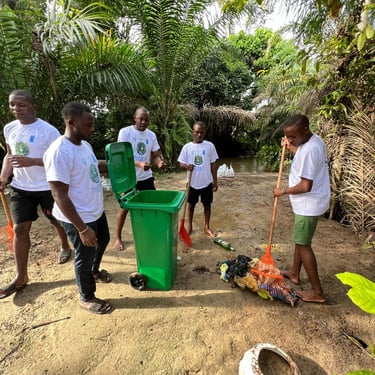 Programmes d'initiation écologique sur la faune à MIKOUMOU VILLAGE et la flore