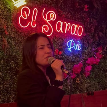 Voz de artistas en el Sarao Pub Karaoke en Bogota