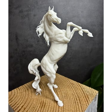 1:32 scale rearing arabian model, 3D printed in high-definition resin for artist painting.