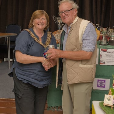 Sandy Garden & Craft Show 2024 - Hamish Davidson - The Onion Cup  (for the winner in class 13)