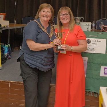 Sandy Garden & Craft Show 2024 - Lynda Scott - The Sandy Top Vase  (for the best exhibit in Class 51)