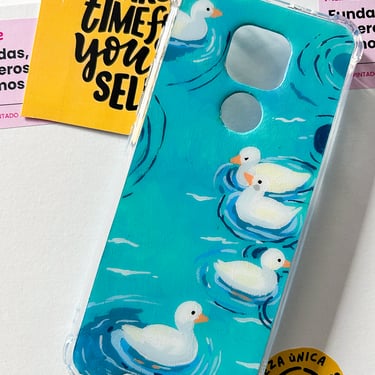 funda pintada a mano de patos