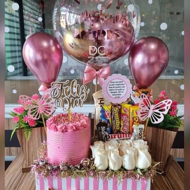 arreglos para dia especial con globos,dulces,pastel,flores
