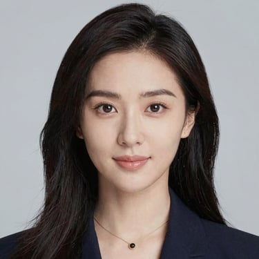 woman wearing black crew-neck shirt
