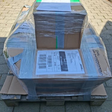 une pallette de peinture naturelle suédoise prêtes à être expédiée 2025