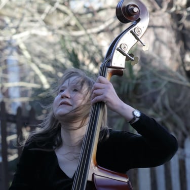 Indra Buraczewska – voice & double bass