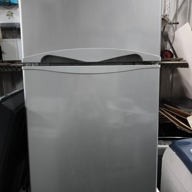 เครื่องใช้ไฟฟ้า ตู้เย็นเก่า