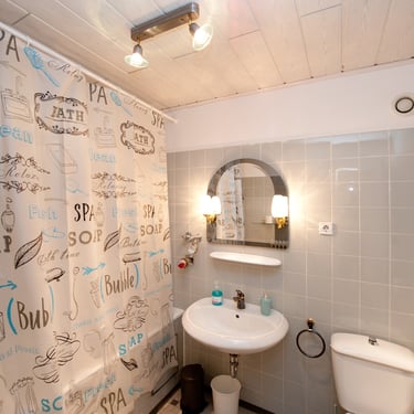 Zentrales Ein-Zimmer-Apartment: Modernes Wohnen inklusive Küche und Bad in Bayreuth.