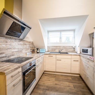 Voll ausgestattete Küche in der Ferienwohnung Coburg