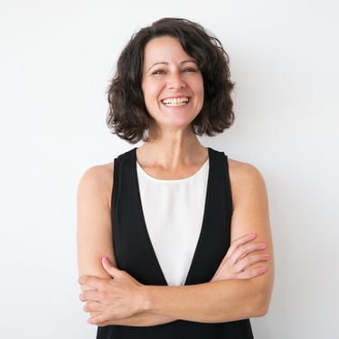 mulher-branca-sorrindo