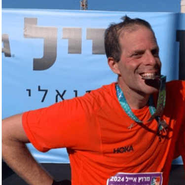 לירון, לקוח ממליץ על הדרכת AI של עידן