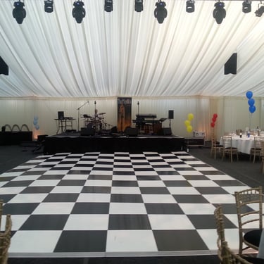 The Hipcats evening band set up - The-Hipcats-wedding-events-jazz-swing-band-for-hire-evening-party