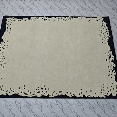 Minimalist modern rug design by Rasida Creation, handmade with care