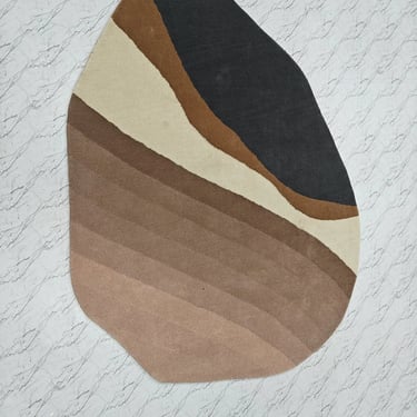 Minimalist modern rug design by Rasida Creation, handmade with care