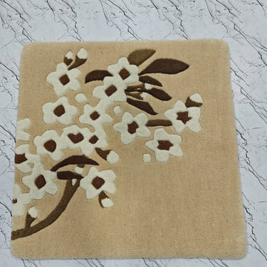 Minimalist modern rug design by Rasida Creation, handmade with care