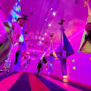 kids-birthday-party-glow-aerial-fun activity classes