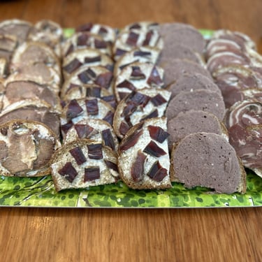 Faroese meat toppings on rye bread