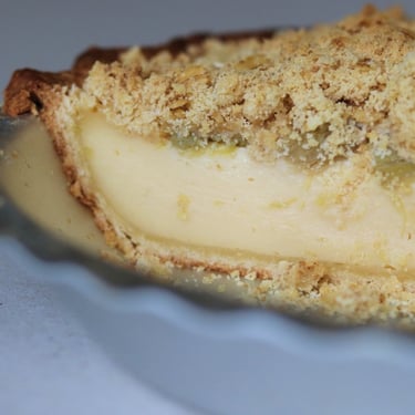 Rhubarb and Custard Crumble Pie
