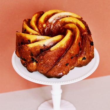 Hot Cross Bundt