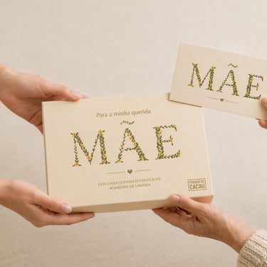 Experiência de oferta com embalagem personalizada, cartão ilustrado e chocolates artesanais para o Dia da Mãe.