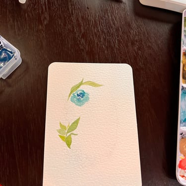 Esboço de coroa floral pintada em aguarela inspirado na observação da natureza