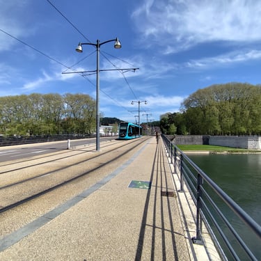 Pont Canot, VTC et taxi pour visiter Besançon 