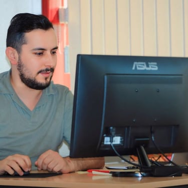 Araz web and graphic design , print , flyer , logo , visitekaarten , sticker , drukken