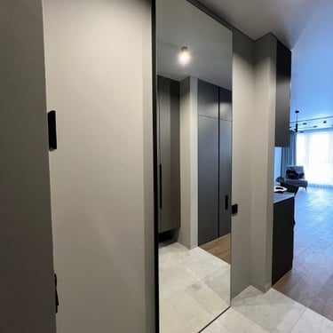 Drzwi przesuwne z lustro