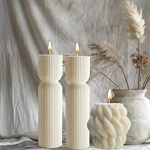 Minimalist White Candles – Elegant Decorative Accessories for Peaceful Living Room Atmosphere