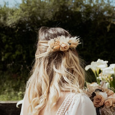 photographie et mise en avant d'une barette pour un mariage