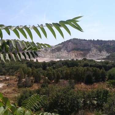 une vue sur une montagne en sardaigne