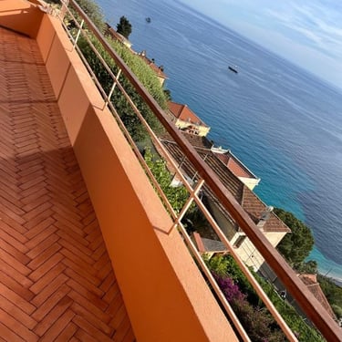 briquettes rouges terre cuite roquebrune-cap-martin