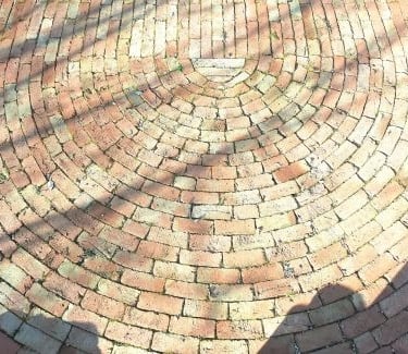 pavement-briquettes-terre-cuite