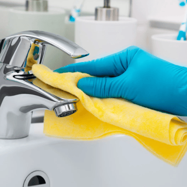 Badezimmerreinigung mit Abnahmegarantie durch LuMOV in Luzern