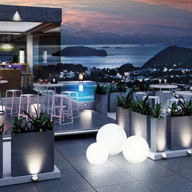 Macetas y jardineras iluminadas