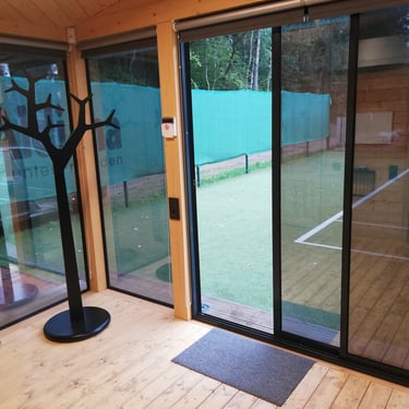 Veidrodine plevele mamams ir biurams. Tonuota plevele langams