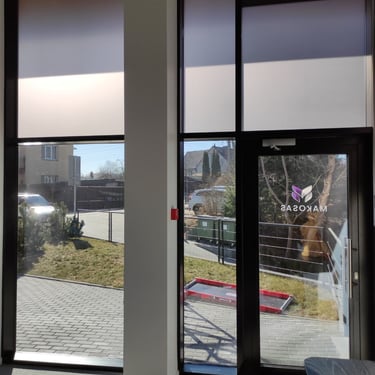 Veidrodinės ir matines pleveles klijavimas