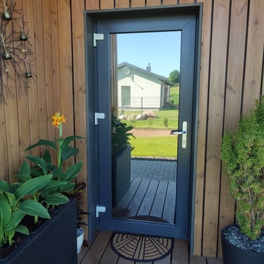 Veidrodine plevele mamams ir biurams. Tonuota plevele langams